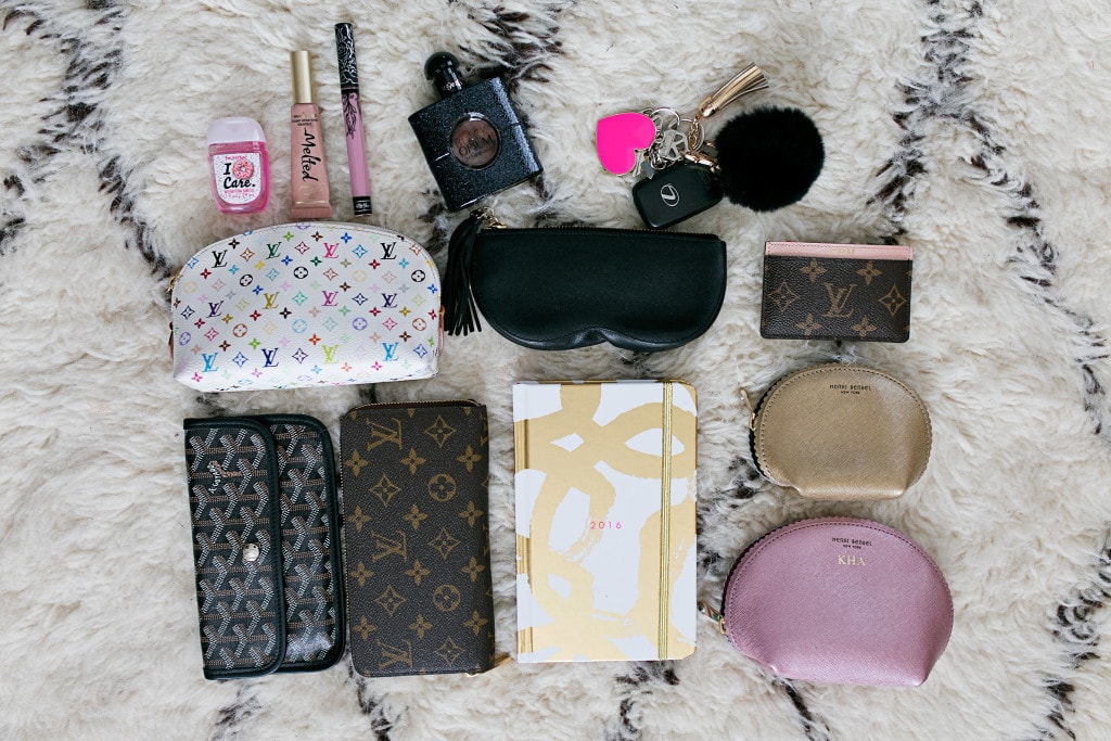 INSIDE MY MINIMALIST PURSE