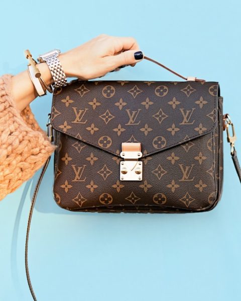 Pin by Hayley Haka on ooo i like  Black louis vuitton bag, Bags