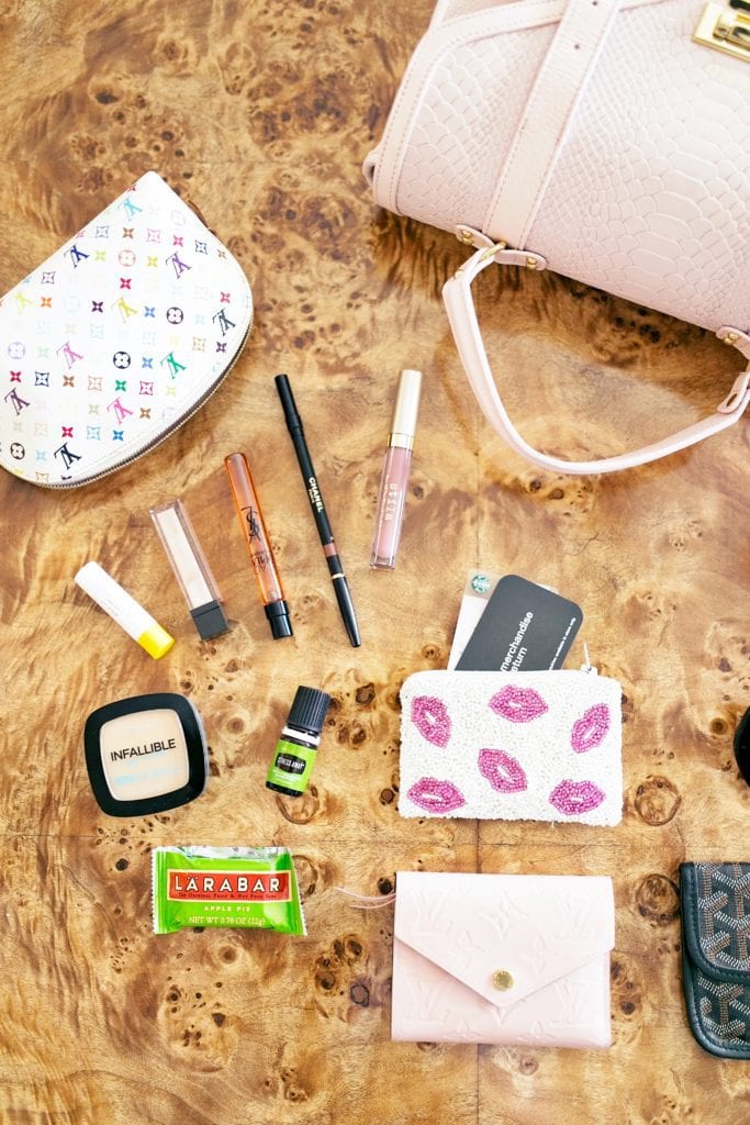 How To Organize A Purse Using An Insert - Organized-ish