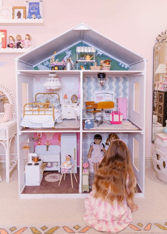 American Girl Dollhouse  Chronicles of Frivolity